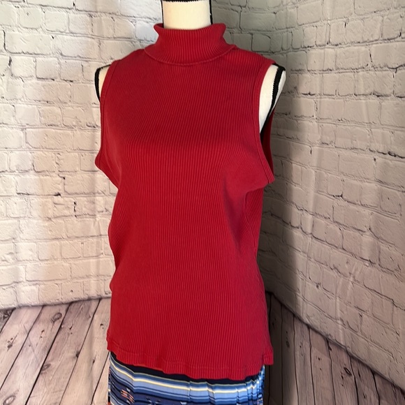 Extra Touch - Red sleeveless Turtleneck - Picture 3 of 8